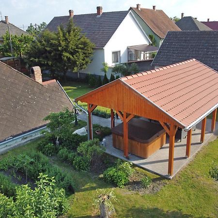 Fuezesi Papa Vendeghaza Hotel Harta Buitenkant foto