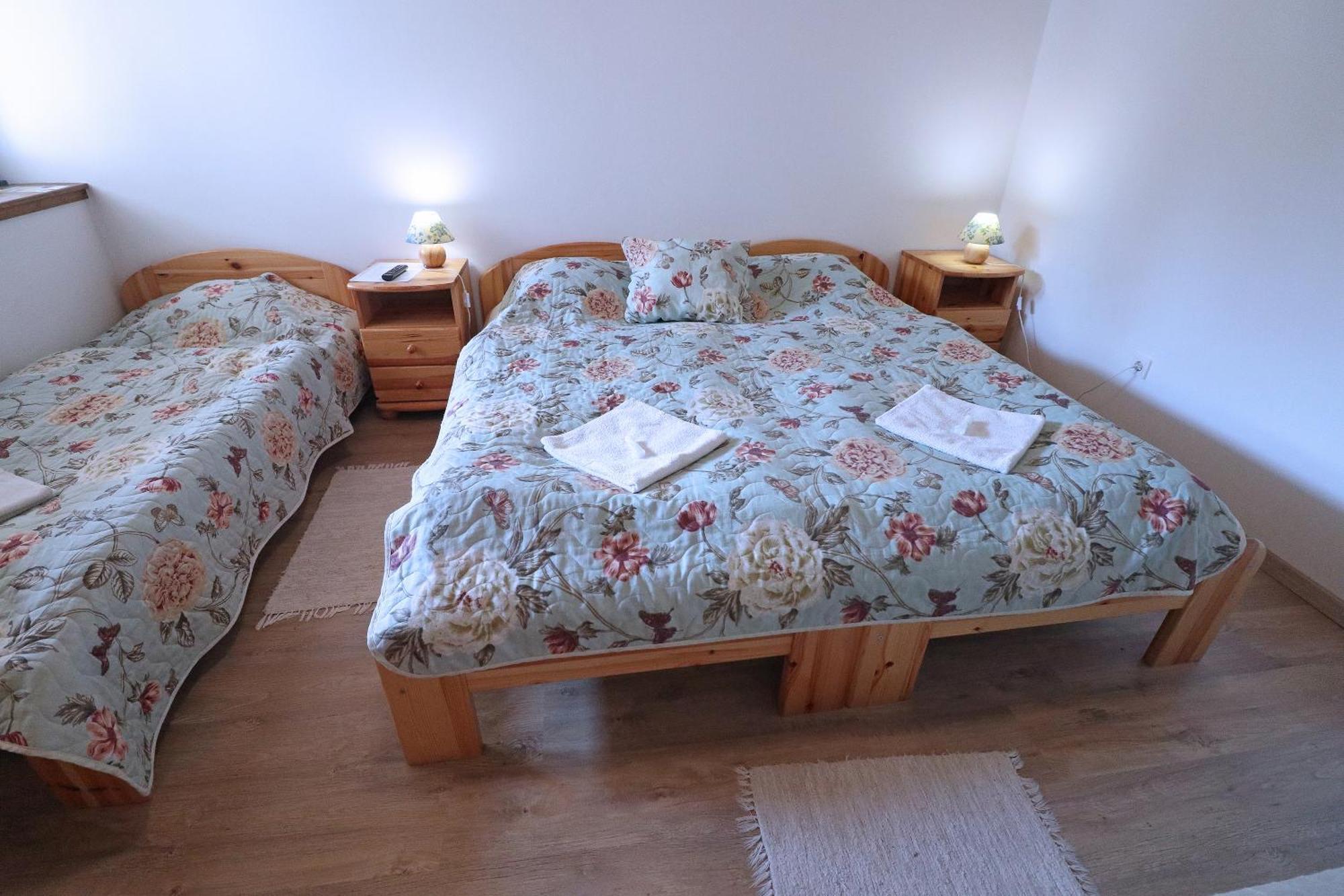 Fuezesi Papa Vendeghaza Hotel Harta Buitenkant foto